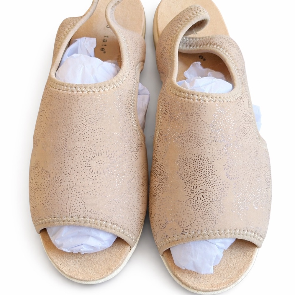 NWT David Tate Freestep Comfort Sandals Bone Stretch Fabric Size 12M